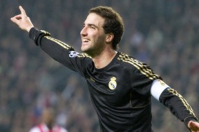 开云体育官方网站-布雷默的刀锋与贝蒂斯的囚笼，当皇马在玫瑰园球场迷失