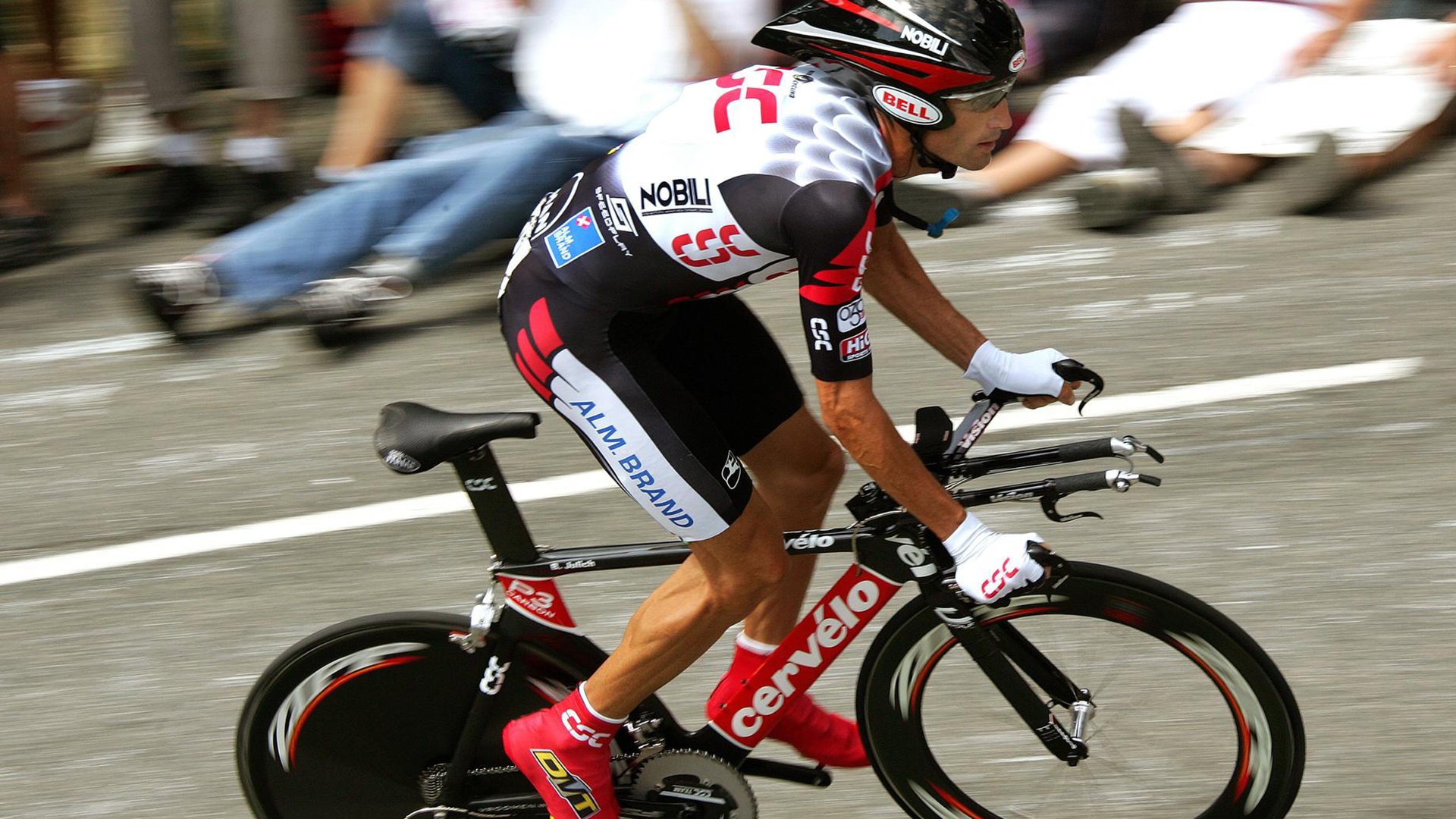 冰岛踏平马赛,皮克在东决关键战接管比赛,跨界英雄的孤勇与回响