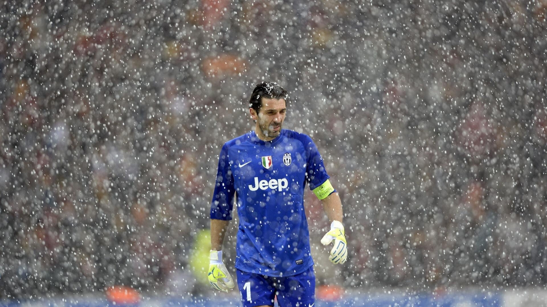 奥利维耶的德比接管与卡塔尔的沙漠突围,当个人英雄主义与集体意志在足球叙事中交锋