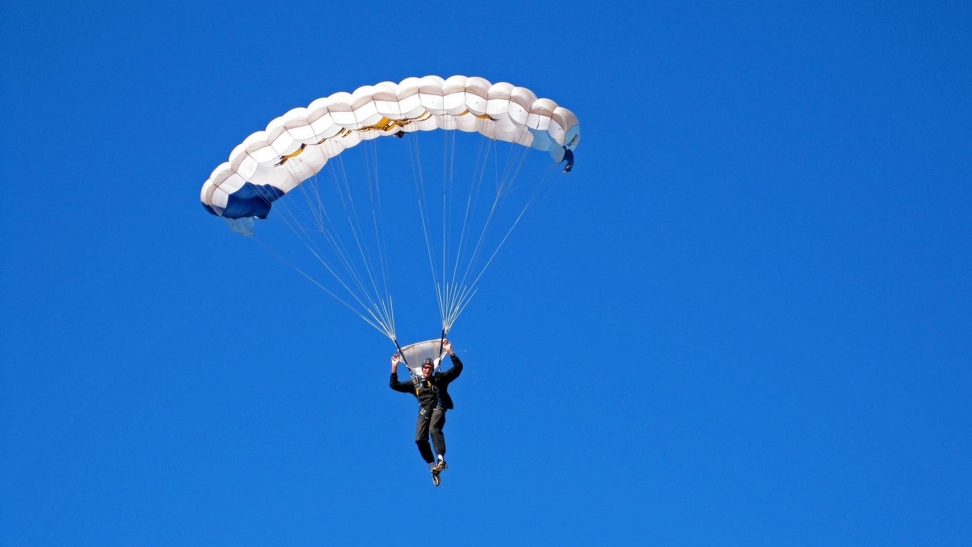深圳队制霸尼克斯,班凯罗在F1街道赛接管比赛,当跨界成为新常态