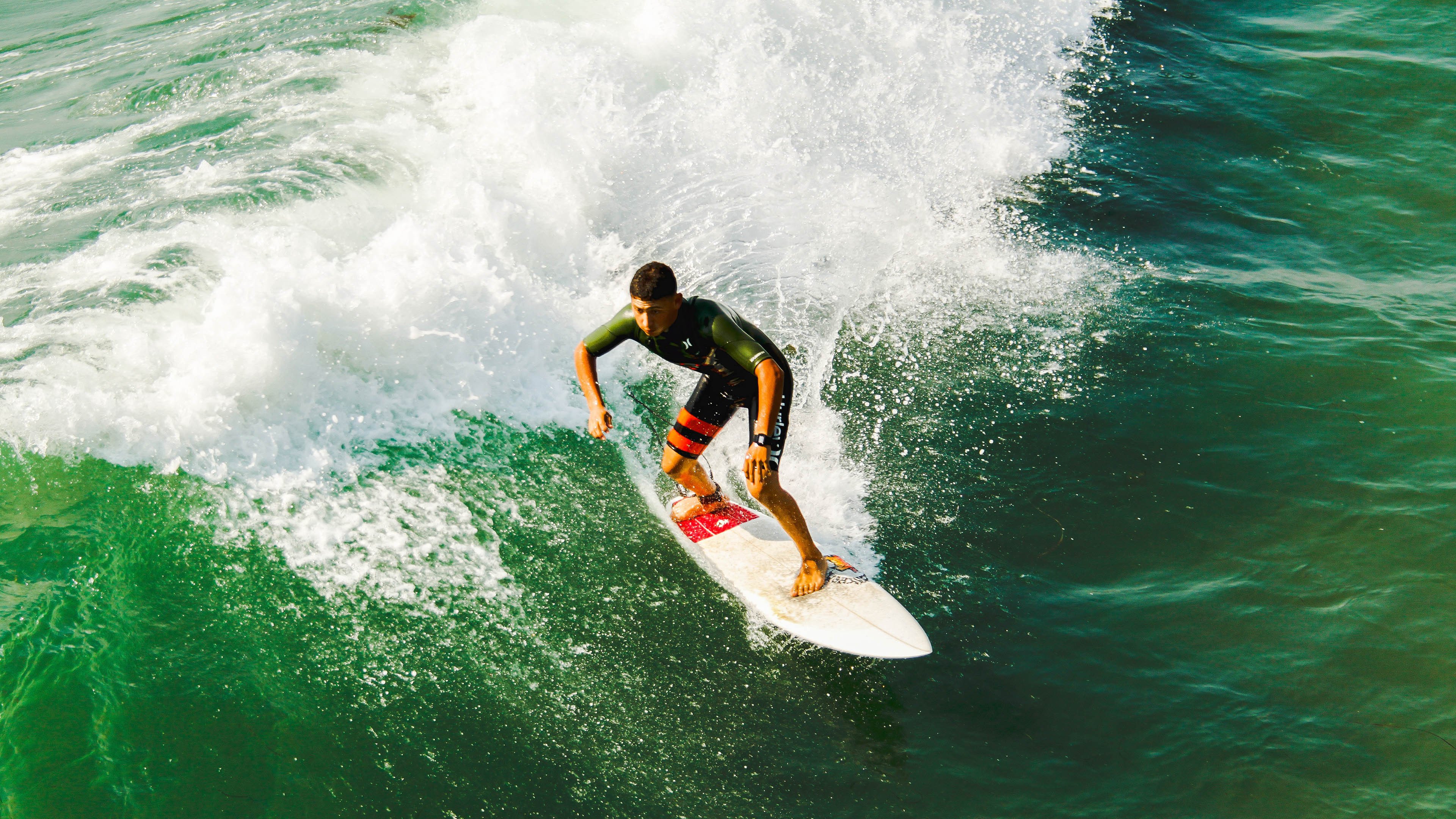 广厦铁血与东契奇魔法,决胜时刻的东方纪律与西方天赋